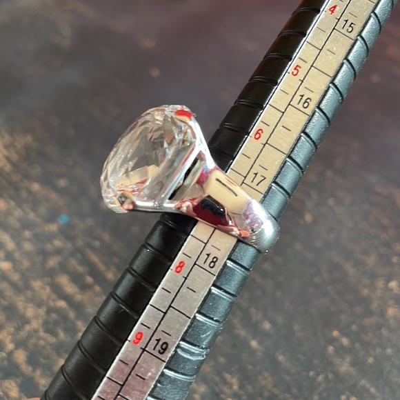 Swarovski ring retired. Sterling silver size 7 - Picture 8 of 14